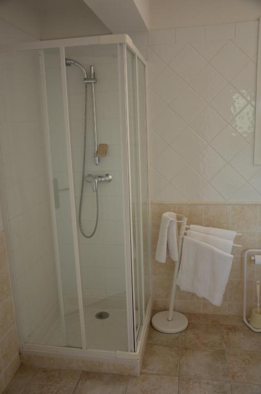 Les Rives Du Loup Hotel Tourrettes-sur-Loup Ruang foto