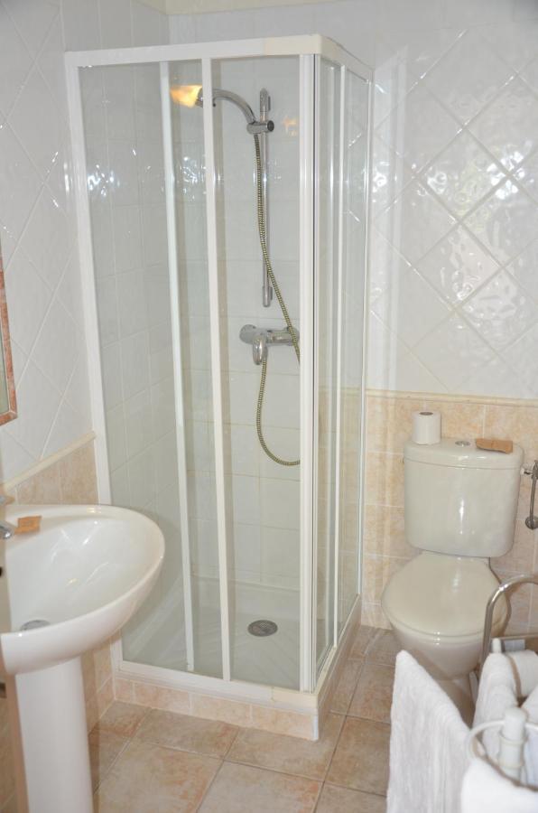 Les Rives Du Loup Hotel Tourrettes-sur-Loup Ruang foto